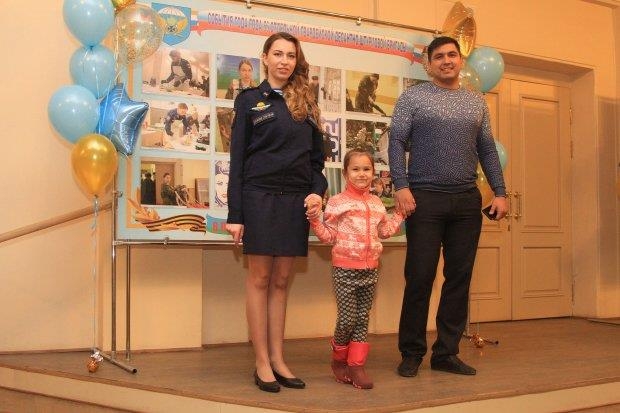 Волгоградская десантница шопингу предпочитает рукопашный бой Волгоградская десантница шопингу предпочитает рукопашный бой