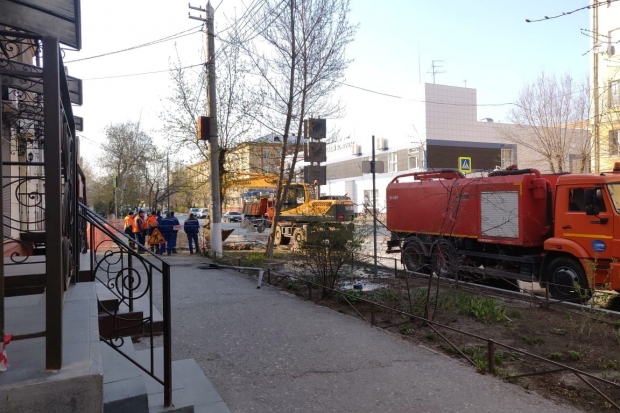 Коммунальную аварию в Волгограде обещают устранить к 8 вечера Коммунальную аварию в Волгограде обещают устранить к 8 вечера