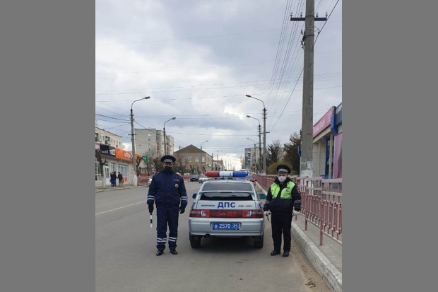 Камышинские автоинспекторы доставили в больницу беременную женщину Камышинские автоинспекторы доставили в больницу беременную женщину