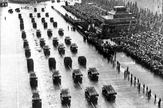 75 лет исполнилось параду, проведенному в годы войны 75 лет исполнилось параду, проведенному в годы войны
