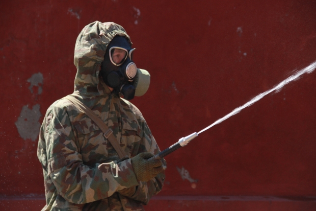 Военные химики продезинфицировали волгоградский сборный пункт Военные химики продезинфицировали волгоградский сборный пункт