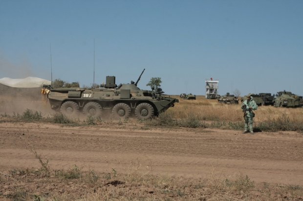 Военные отработали под Волгоградом защиту от оружия массового поражения Военные отработали под Волгоградом защиту от оружия массового поражения