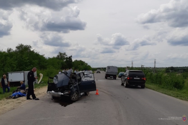 В ДТП с автофургоном под Камышином погибли два человека В ДТП с автофургоном под Камышином погибли два человека