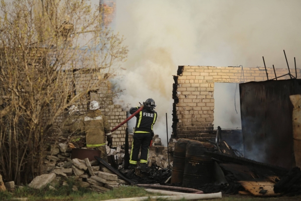 При пожаре в частном доме в Камышине эвакуировано 13 человек При пожаре в частном доме в Камышине эвакуировано 13 человек
