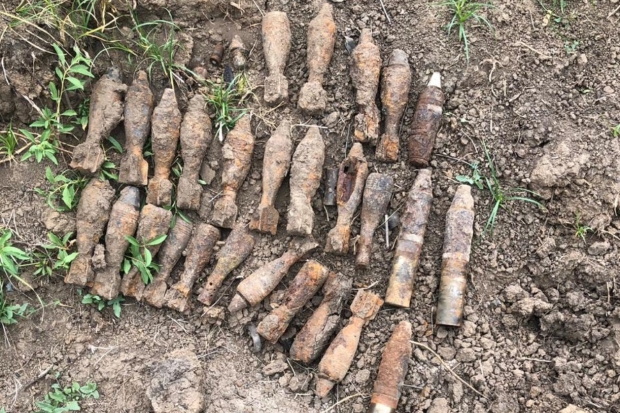 С поля под Волгоградом саперы вывезли 30 старых боеприпасов С поля под Волгоградом саперы вывезли 30 старых боеприпасов