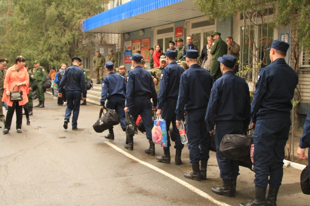 Впервые волгоградские новобранцы полетели служить в Крым Впервые волгоградские новобранцы полетели служить в Крым