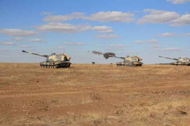 На полигоне под Волгоградом поражены танки условного противника На полигоне под Волгоградом поражены танки условного противника