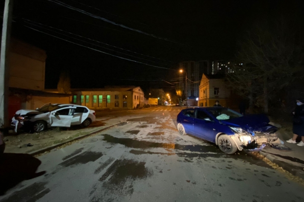 В Волгограде в страшном ДТП пострадали трое взрослых и 5-летняя девочка