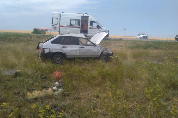 В Волгоградской области водитель ВАЗа при обгоне попал в ДТП