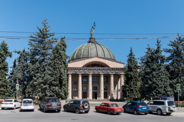 В Волгограде наградили победителей конкурса рисунков на тему космоса