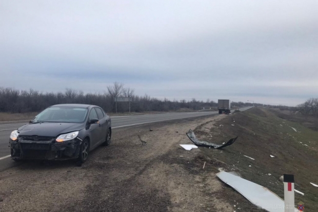 Под Волгоградом в ДТП на трассе пострадал водитель иномарки Под Волгоградом в ДТП на трассе пострадал водитель иномарки