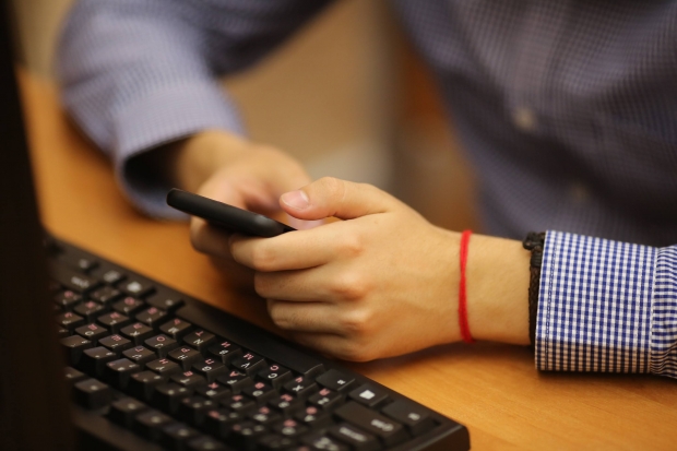 17-летнего волгоградца обманули на 42 тыс. рублей при покупке смартфона 17-летнего волгоградца обманули на 42 тыс. рублей при покупке смартфона