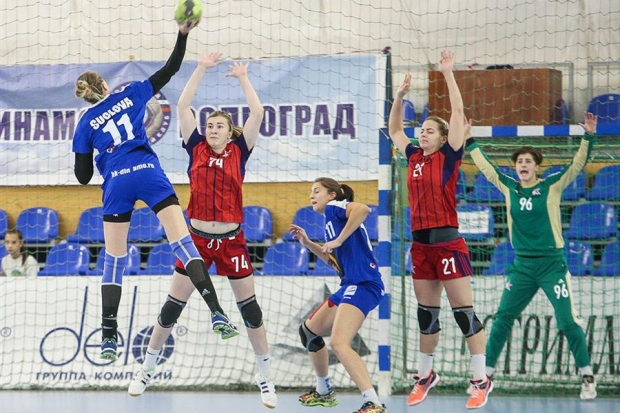 динамо синара 3 гандбол. "боевая ничья". футбольная команда динамо город николаевск волгоградской области. сергей обивалин ротор. динамовец кемерово пляжный юношеская лига по футболу.